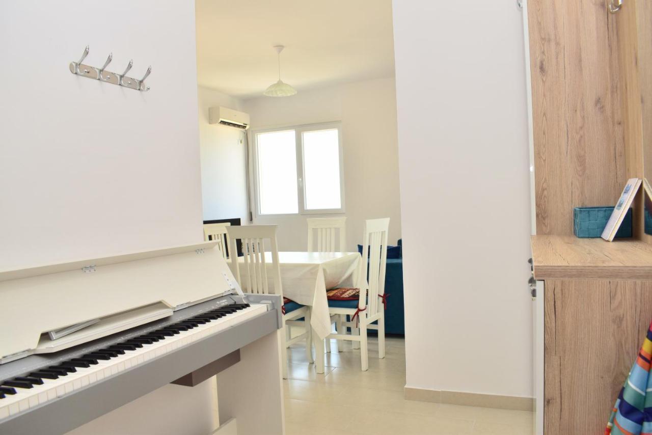 Sea View Apartment - 007 Вльора Екстер'єр фото