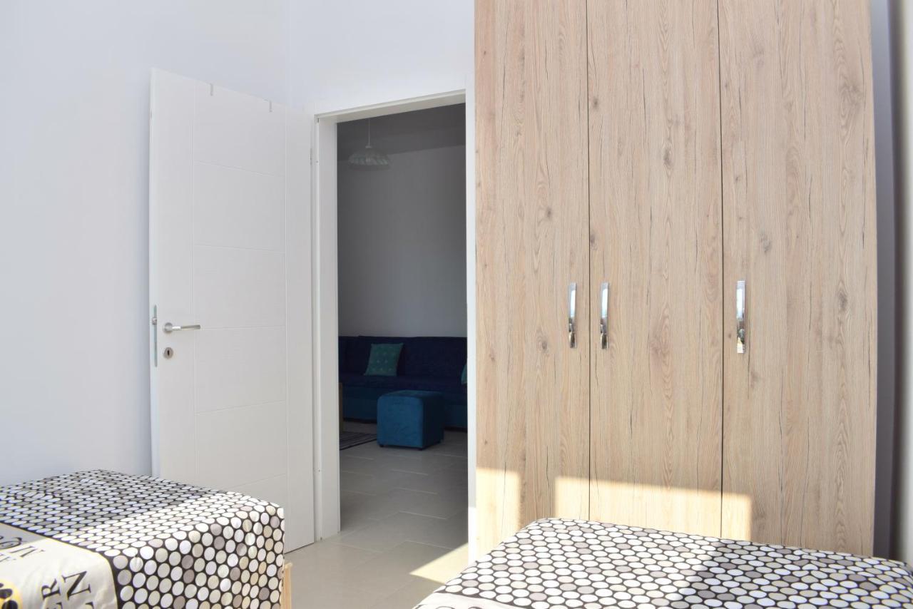 Sea View Apartment - 007 Вльора Екстер'єр фото