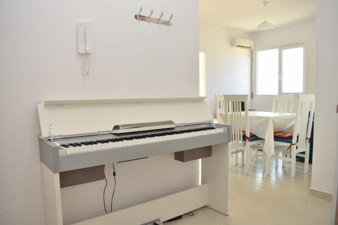 Sea View Apartment - 007 Вльора Екстер'єр фото